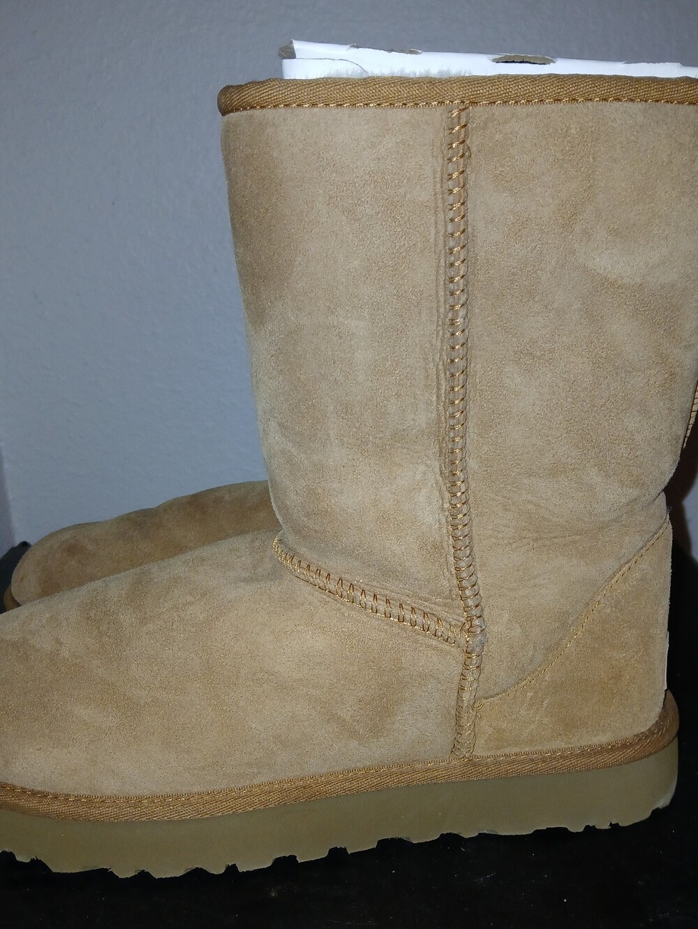 NEW UGG Australia Women's Classic Short II Sheepskin Boots 1016223 Sand Size 11